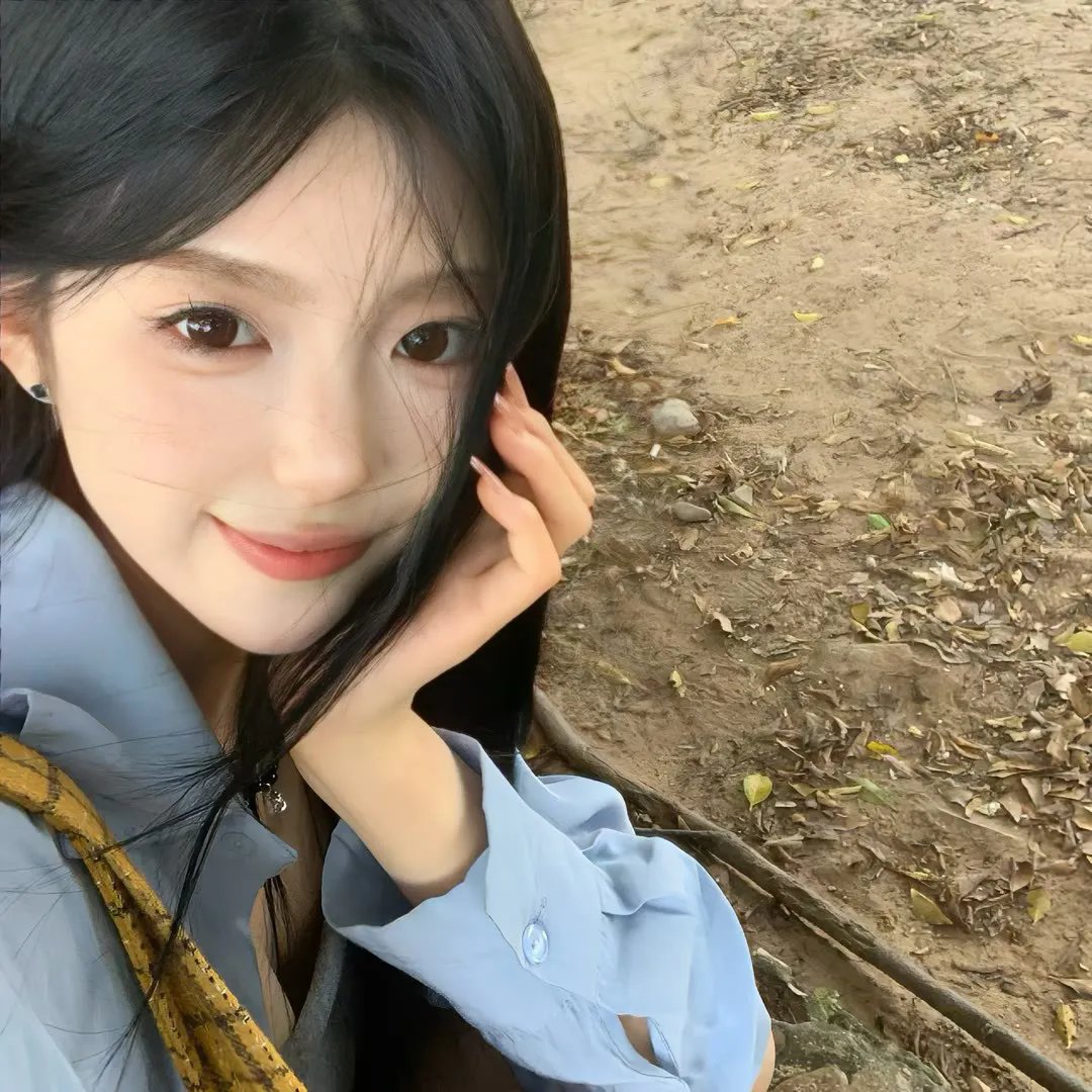 忧郁小女孩